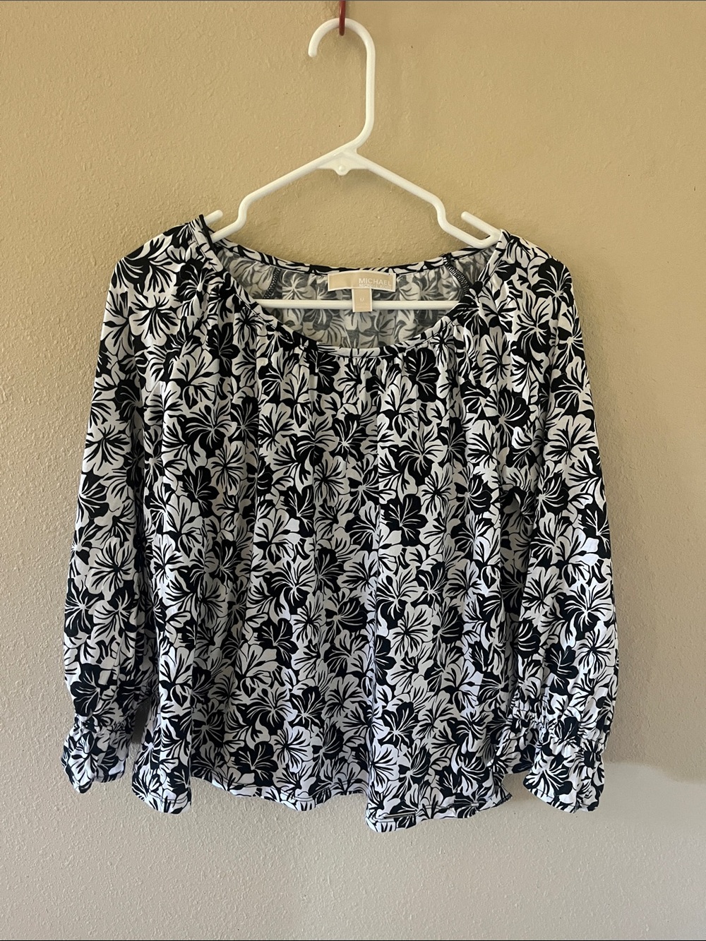 Michael Kors Black & White Hibiscus  print Blouse